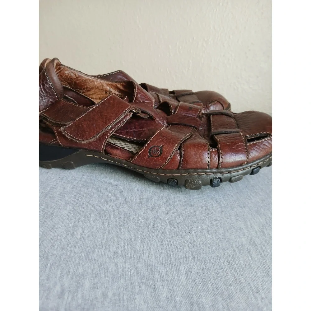 Born Sandals Mens 10 / EU 44 Fisherman Style Leather Woven Closed Toe